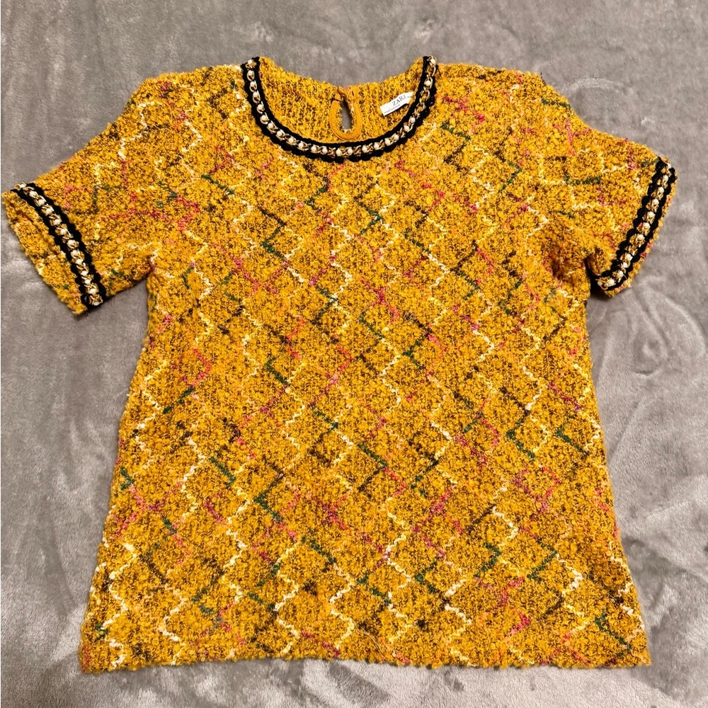 Zara top with link chain and pearls.